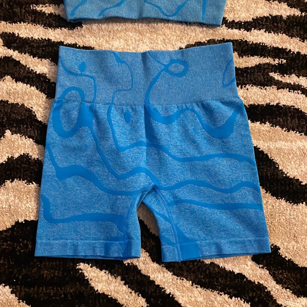 Matching workout set- small - Picture 3 of 4